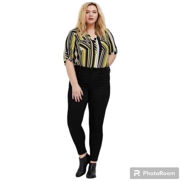 + Torrid Harper yellow black white striped georgette tunic top - Picture 3 of 11